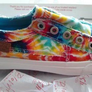 Blowfish Malibu Rainbow Tye Dye Canvas Shoes Big Girl Size 4 (New Condition)
